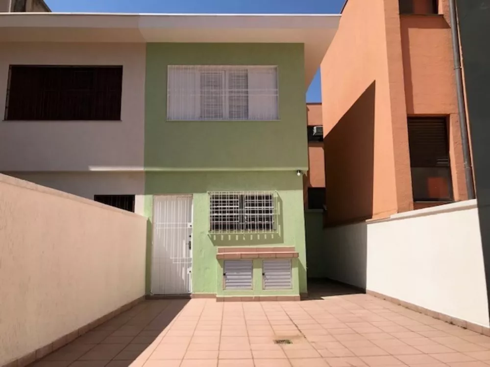 Sobrado à venda com 3 quartos, 200m² - Foto 1