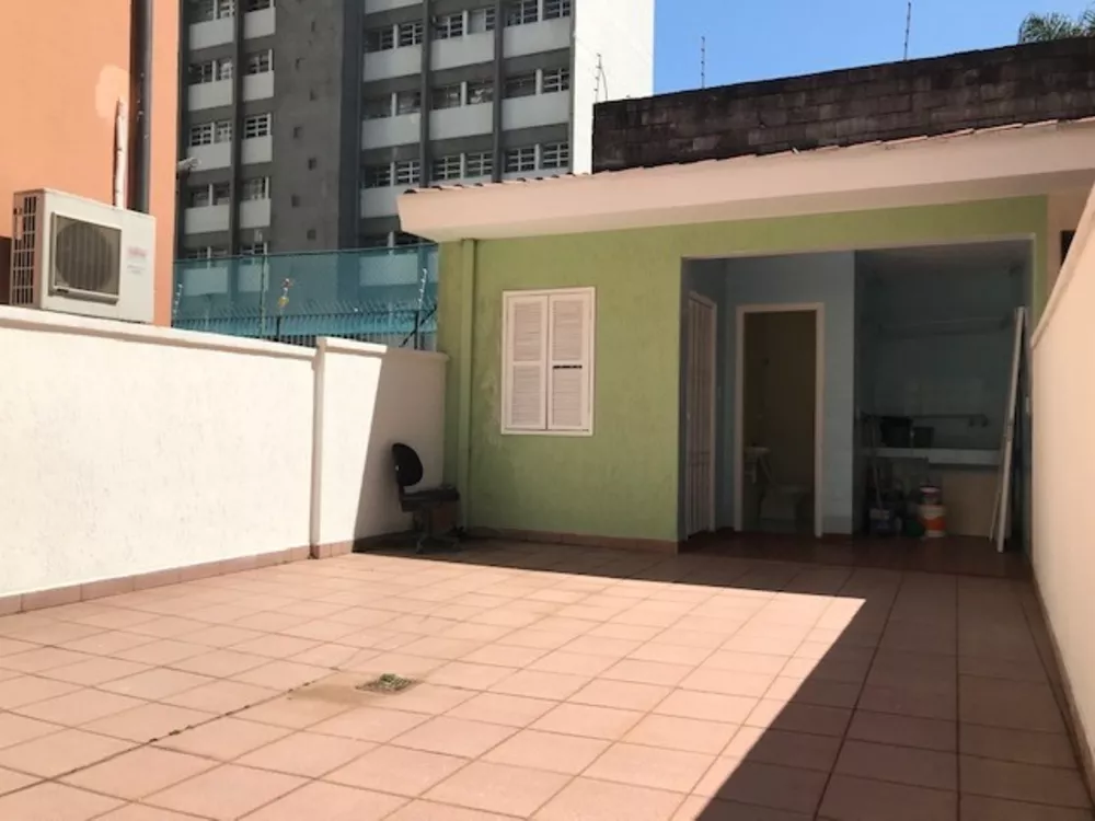 Sobrado à venda com 3 quartos, 200m² - Foto 2