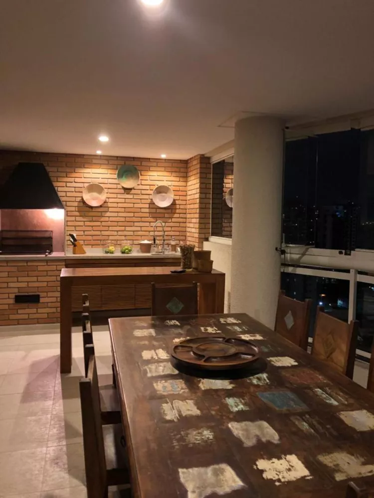 Apartamento à venda com 4 quartos, 261m² - Foto 1