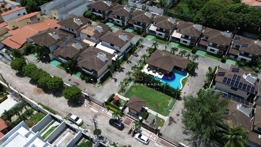 Casa de Condomínio à venda com 3 quartos, 181m² - Foto 1