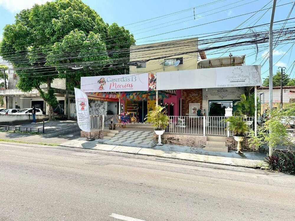 Casa à venda com 3 quartos, 209m² - Foto 2