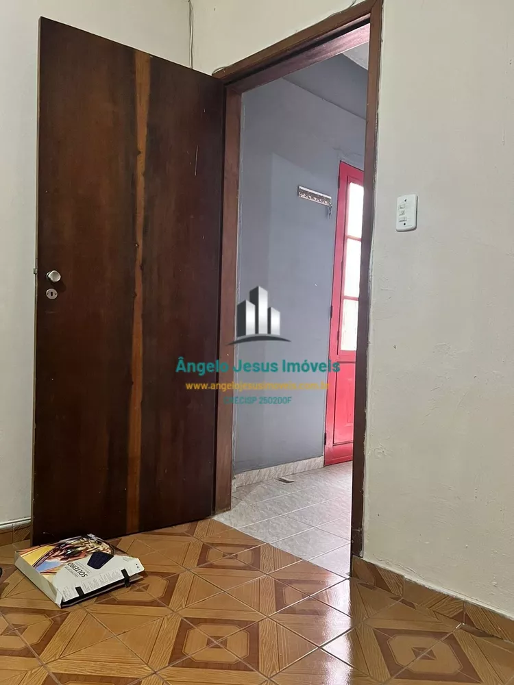 Casa à venda com 2 quartos, 130m² - Foto 2