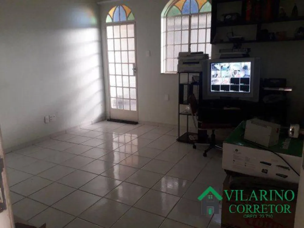 Casa, 7 quartos, 240 m² - Foto 1