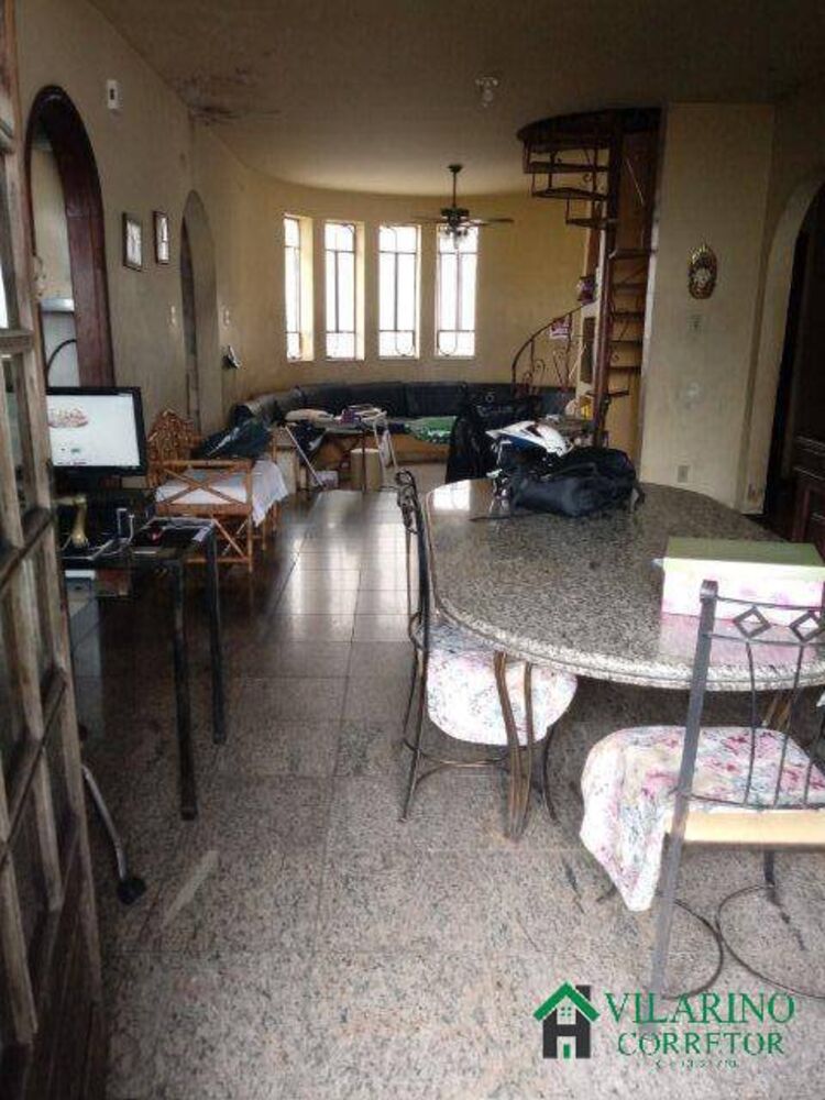 Casa, 6 quartos, 297 m² - Foto 2