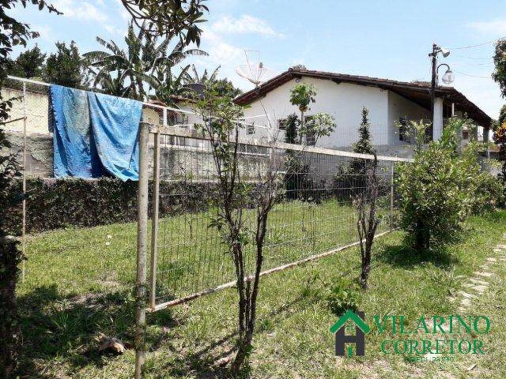 Casa à venda com 4 quartos, 240m² - Foto 4