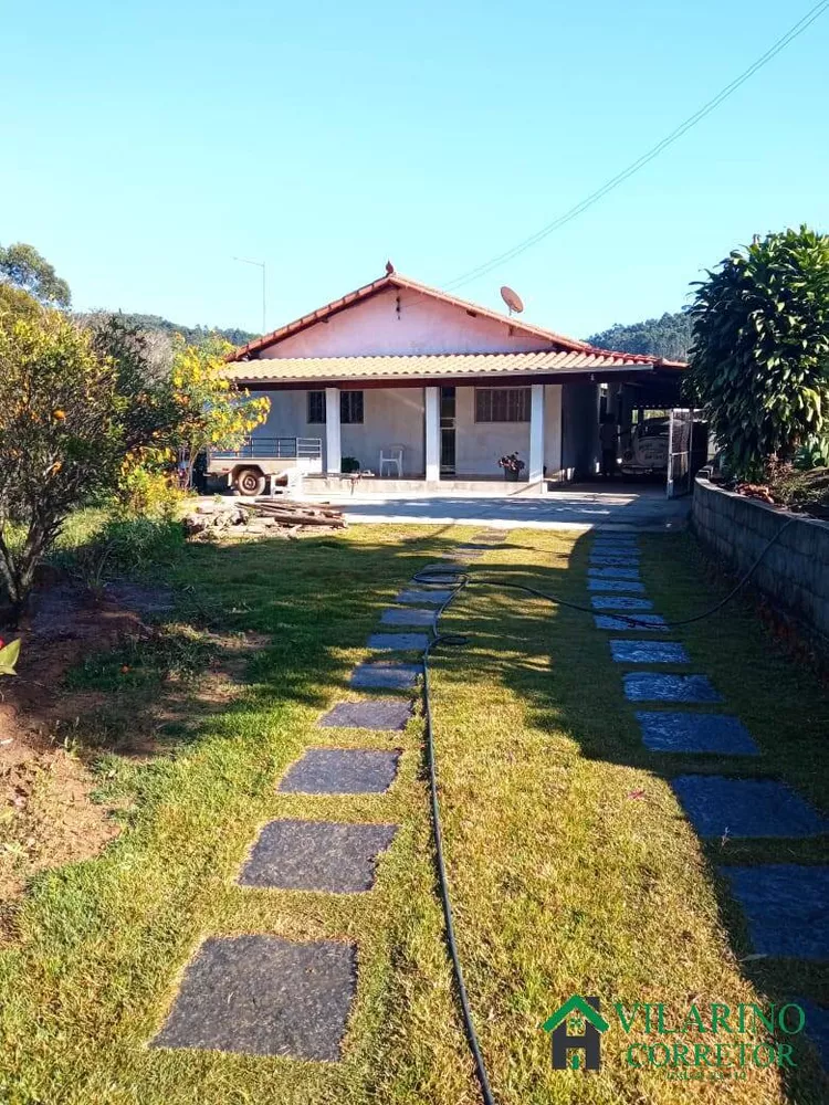 Fazenda à venda com 3 quartos, 200m² - Foto 1