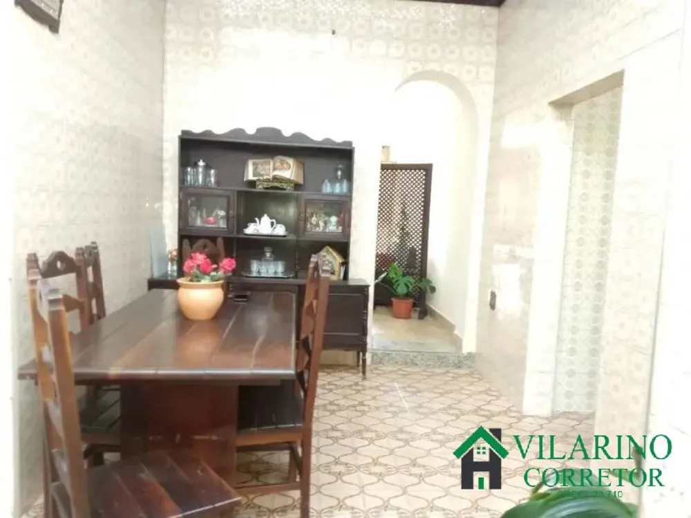 Casa, 4 quartos, 246 m² - Foto 1