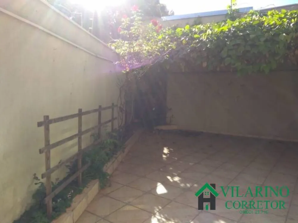Casa, 3 quartos, 240 m² - Foto 2