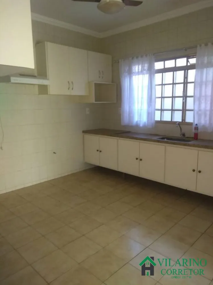 Casa, 3 quartos, 240 m² - Foto 13