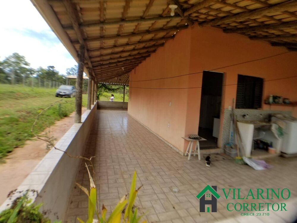 Chácara à venda com 2 quartos, 210m² - Foto 1