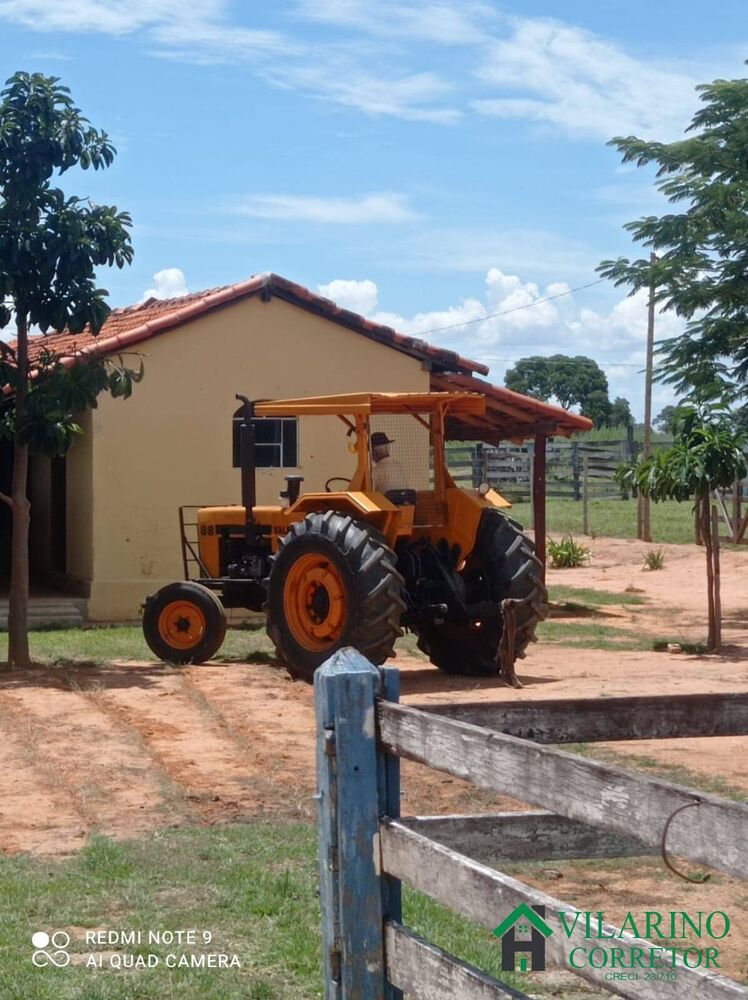 Fazenda à venda com 3 quartos, 200m² - Foto 1
