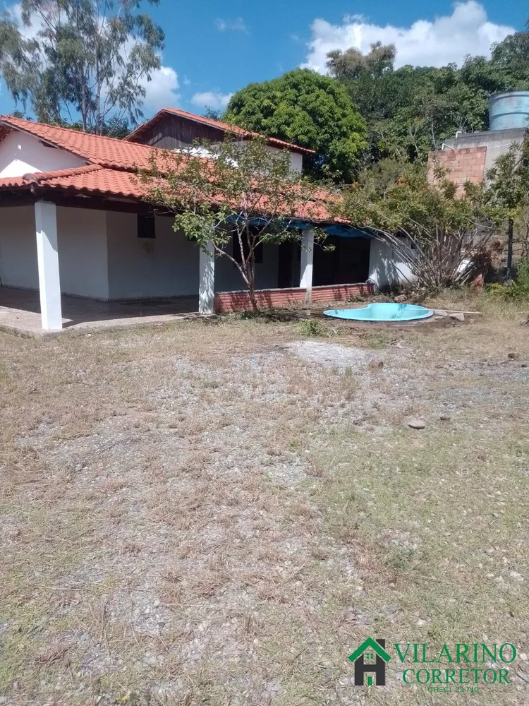 Fazenda à venda com 3 quartos, 180m² - Foto 1