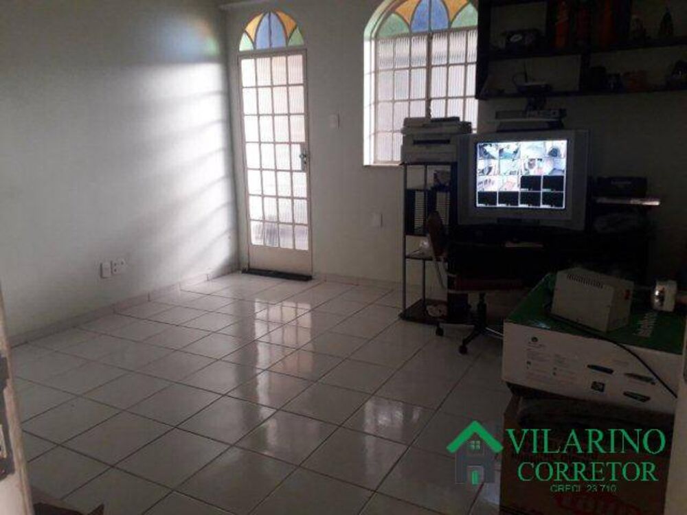 Casa, 7 quartos, 240 m² - Foto 1