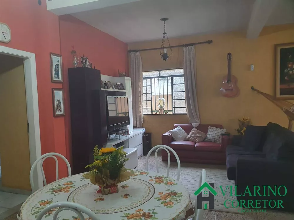 Casa à venda com 4 quartos, 240m² - Foto 2