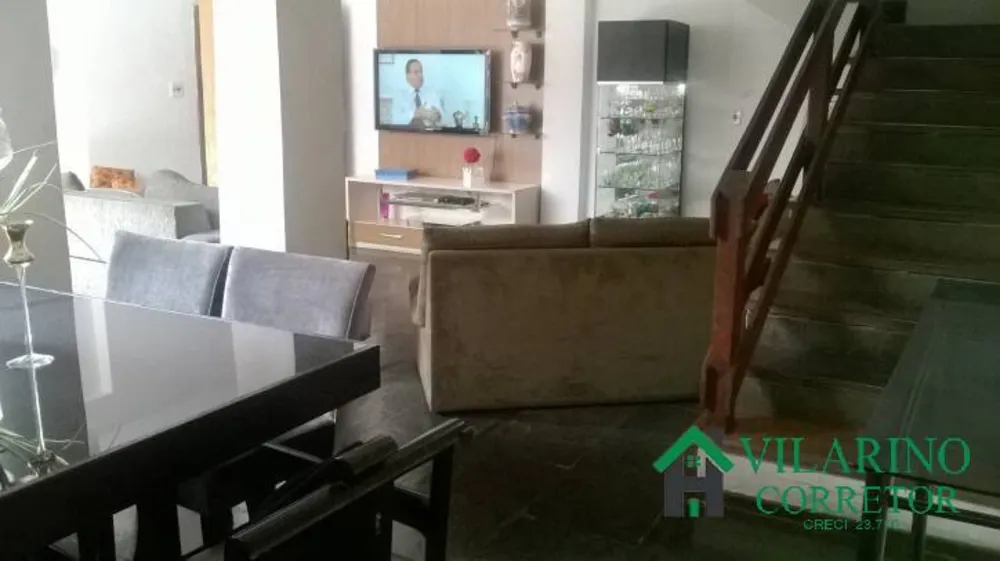 Casa, 8 quartos, 240 m² - Foto 2