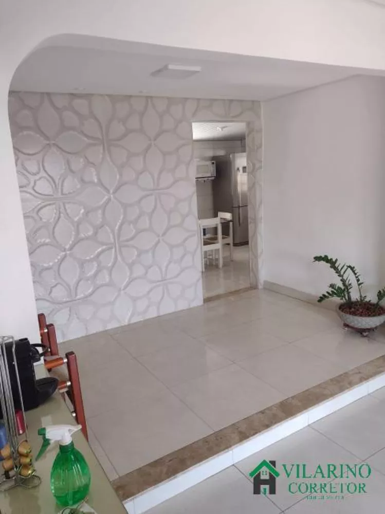 Casa à venda com 3 quartos, 191m² - Foto 1