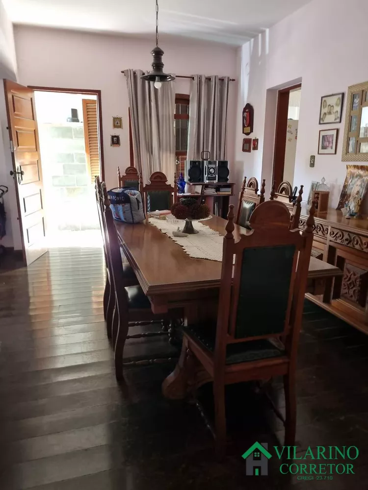 Casa à venda com 4 quartos, 300m² - Foto 2