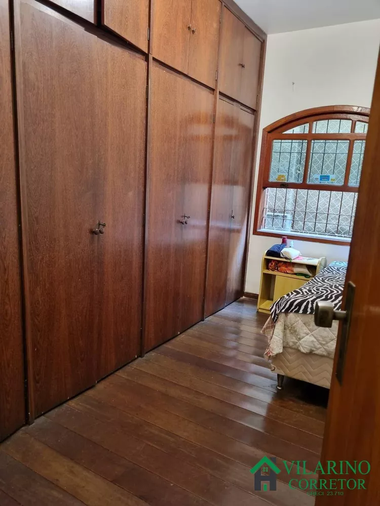 Casa à venda com 4 quartos, 300m² - Foto 3