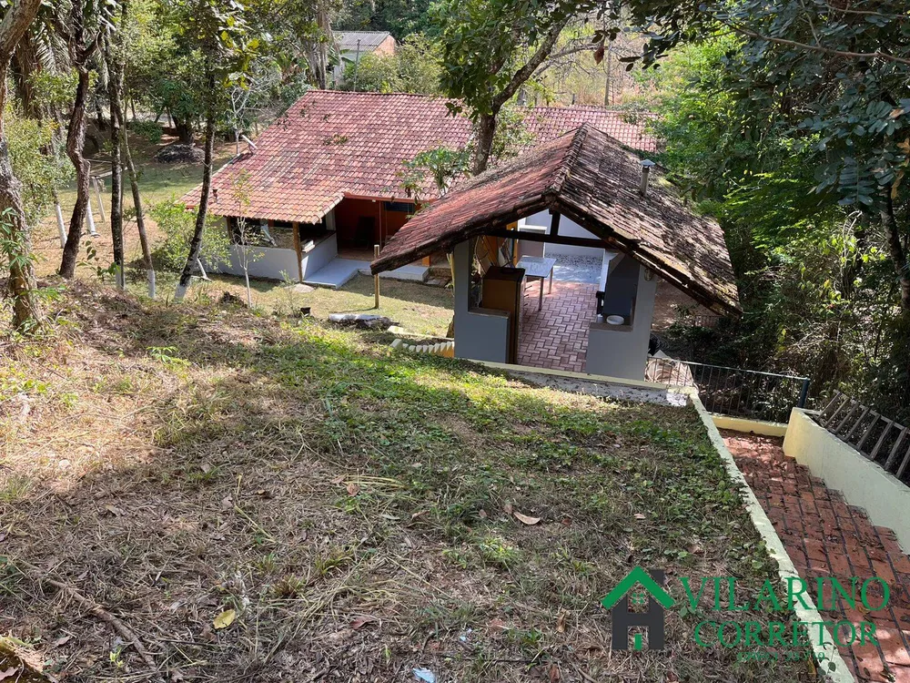 Sítio, 4 quartos, 3000 m² - Foto 1