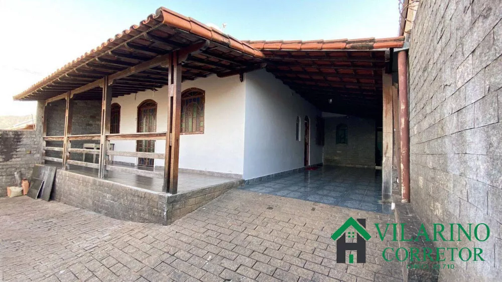 Casa à venda com 4 quartos, 275m² - Foto 1