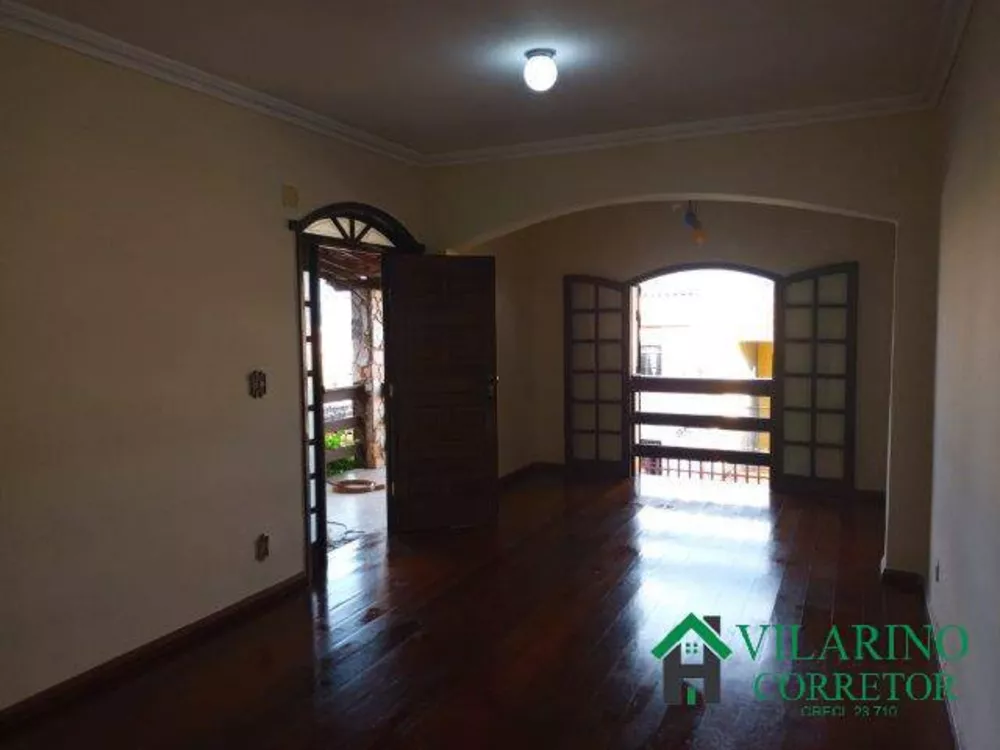 Casa à venda e aluguel com 3 quartos, 230m² - Foto 3