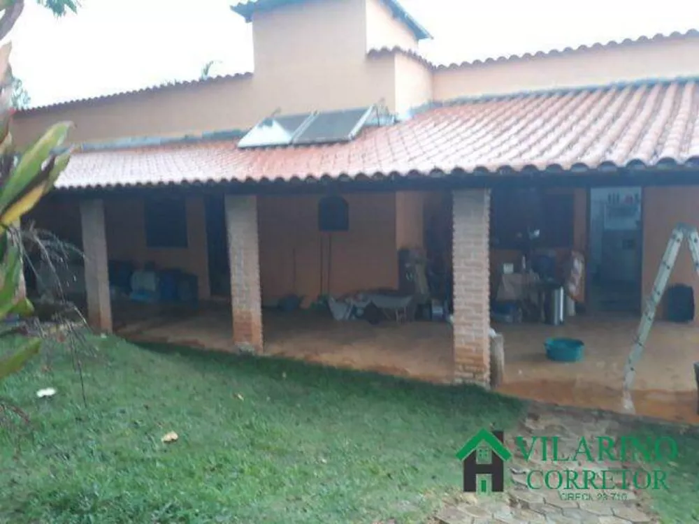 Fazenda à venda com 5 quartos, 200m² - Foto 2