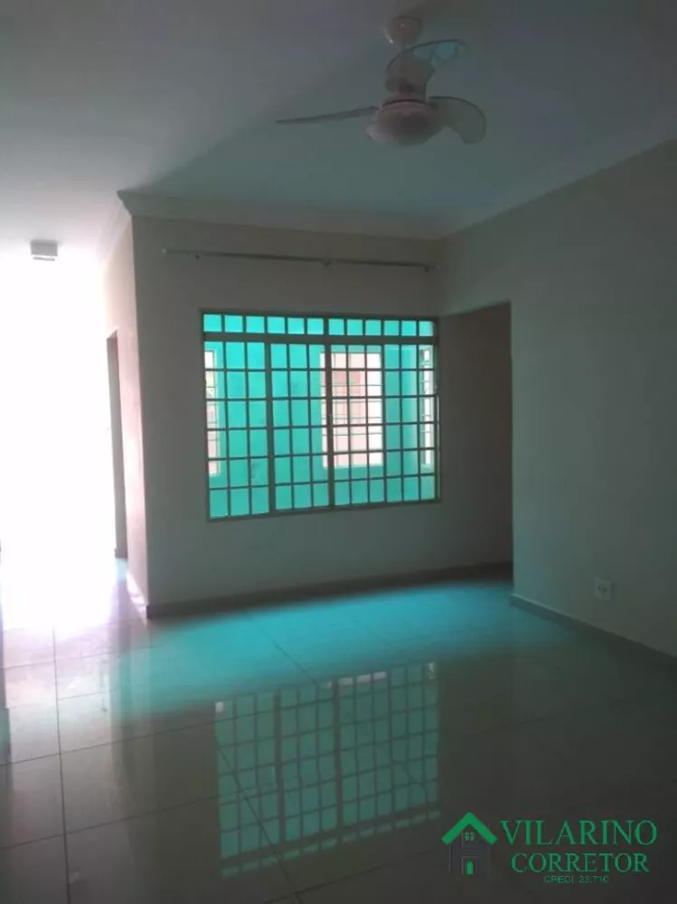 Casa à venda com 3 quartos, 240m² - Foto 4