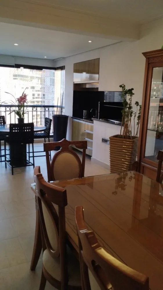 Apartamento, 3 quartos, 245 m² - Foto 1