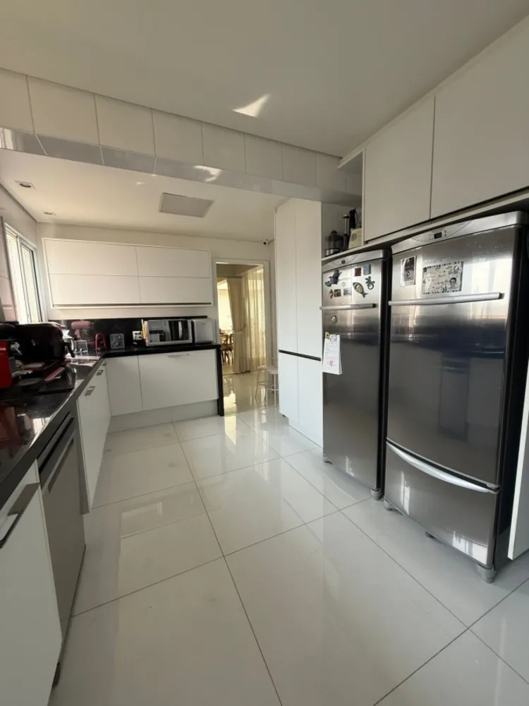 Apartamento, 3 quartos, 238 m² - Foto 1