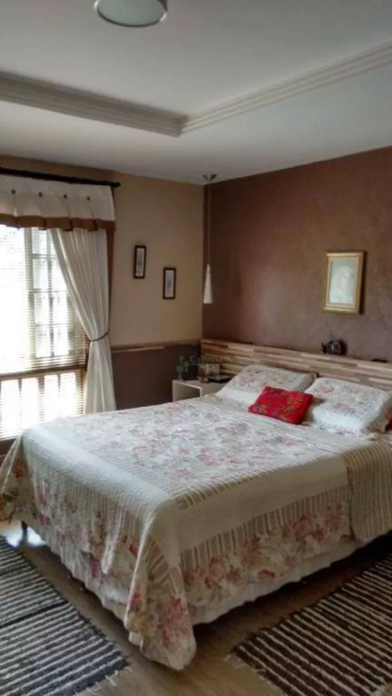 Casa, 4 quartos, 240 m² - Foto 19