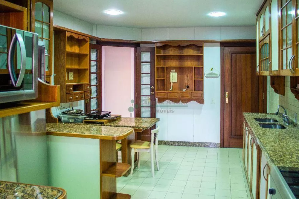 Cobertura, 3 quartos, 240 m² - Foto 13