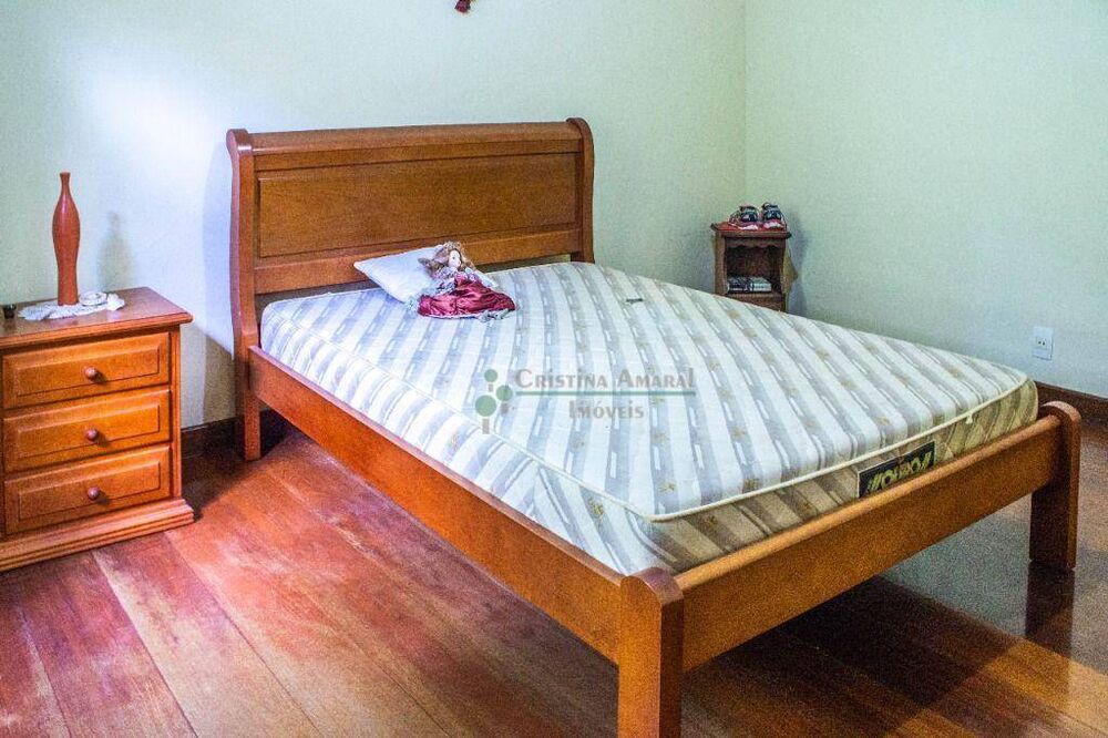 Casa de Condomínio à venda com 4 quartos, 427m² - Foto 4