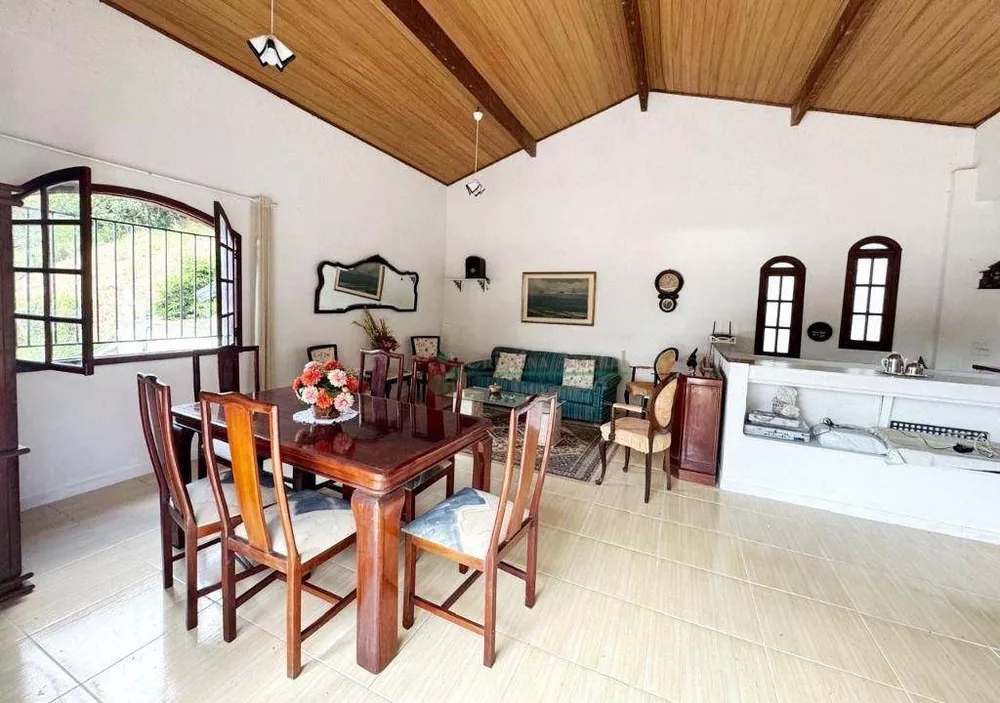 Casa, 4 quartos, 196 m² - Foto 2
