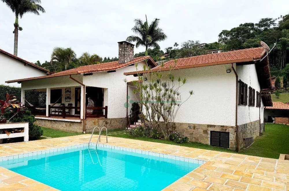 Casa de Condomínio à venda com 3 quartos, 192m² - Foto 2