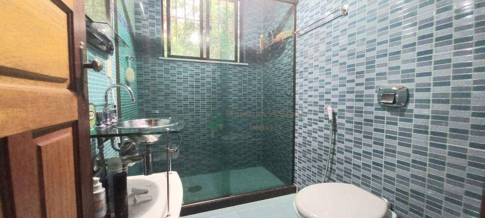 Casa à venda com 4 quartos, 332m² - Foto 4