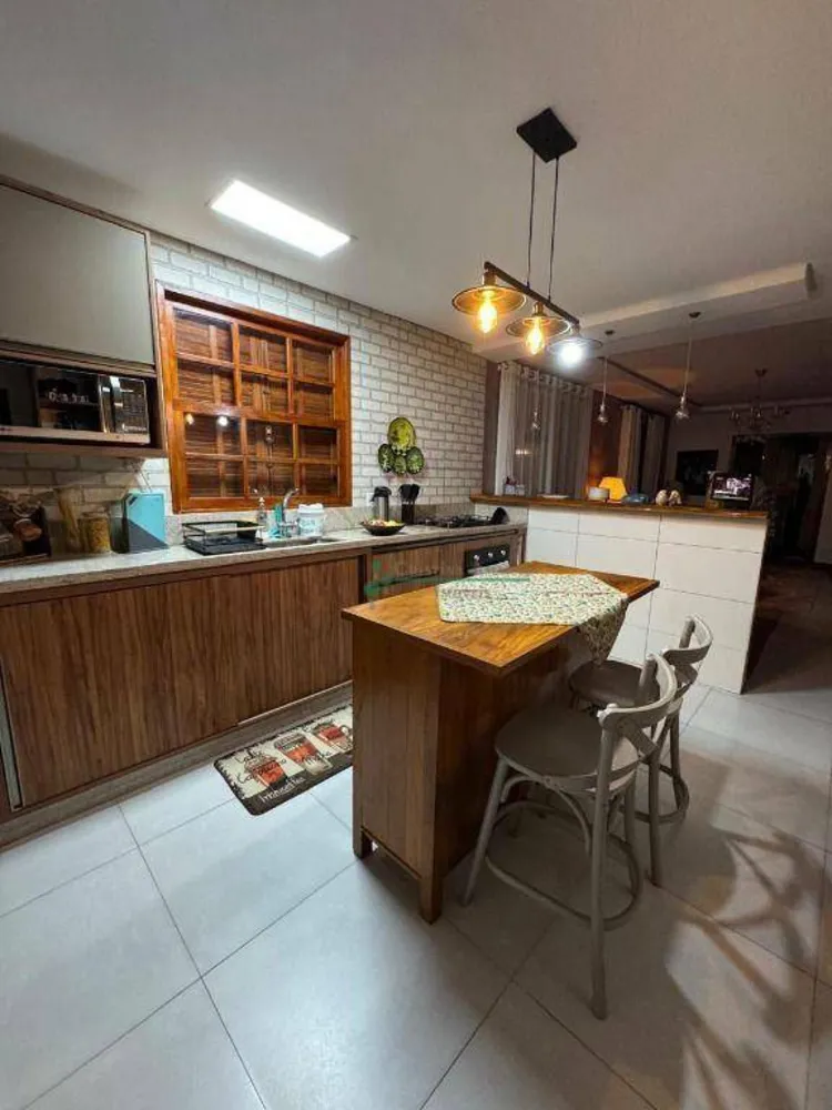 Casa, 4 quartos, 180 m² - Foto 6