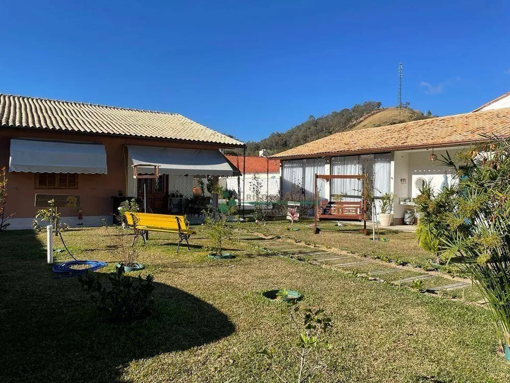 Casa, 4 quartos, 180 m² - Foto 1