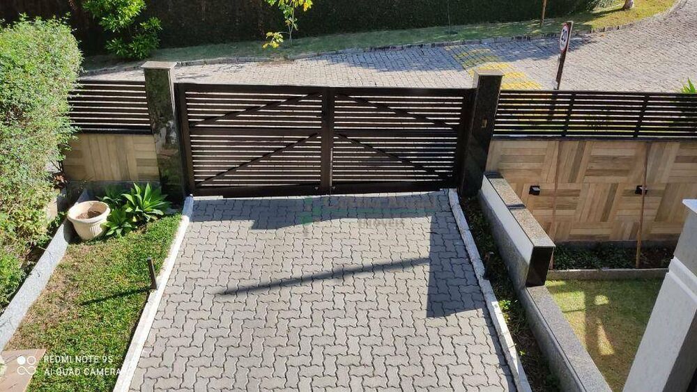 Casa de Condomínio à venda com 4 quartos, 249m² - Foto 3