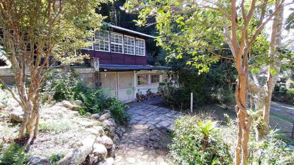 Casa, 10 quartos, 327 m² - Foto 1