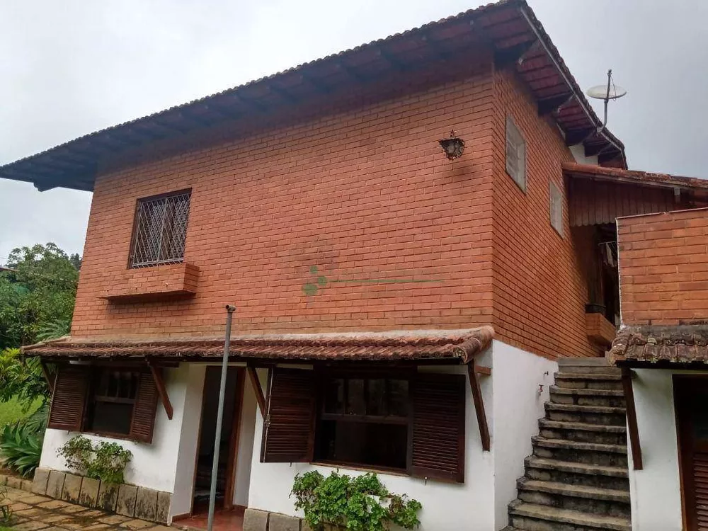 Casa à venda com 5 quartos, 200m² - Foto 3