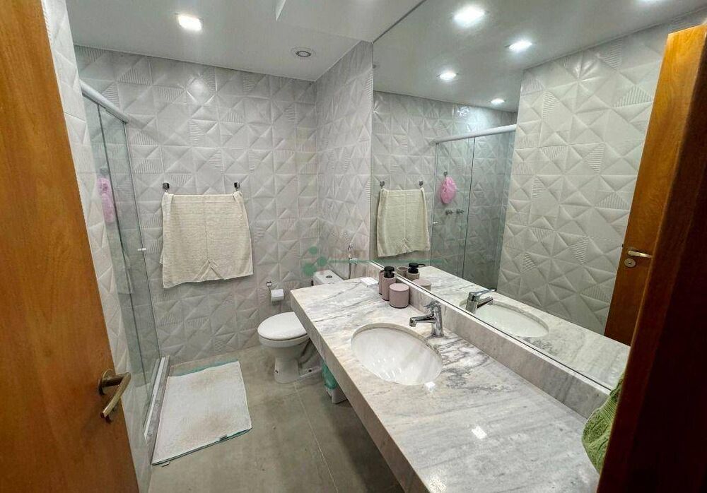 Casa de Condomínio à venda com 5 quartos, 194m² - Foto 2