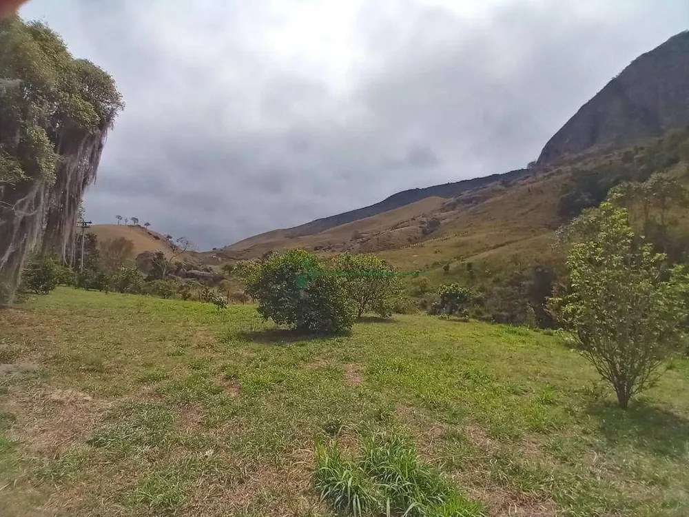 Fazenda à venda com 3 quartos, 200m² - Foto 1