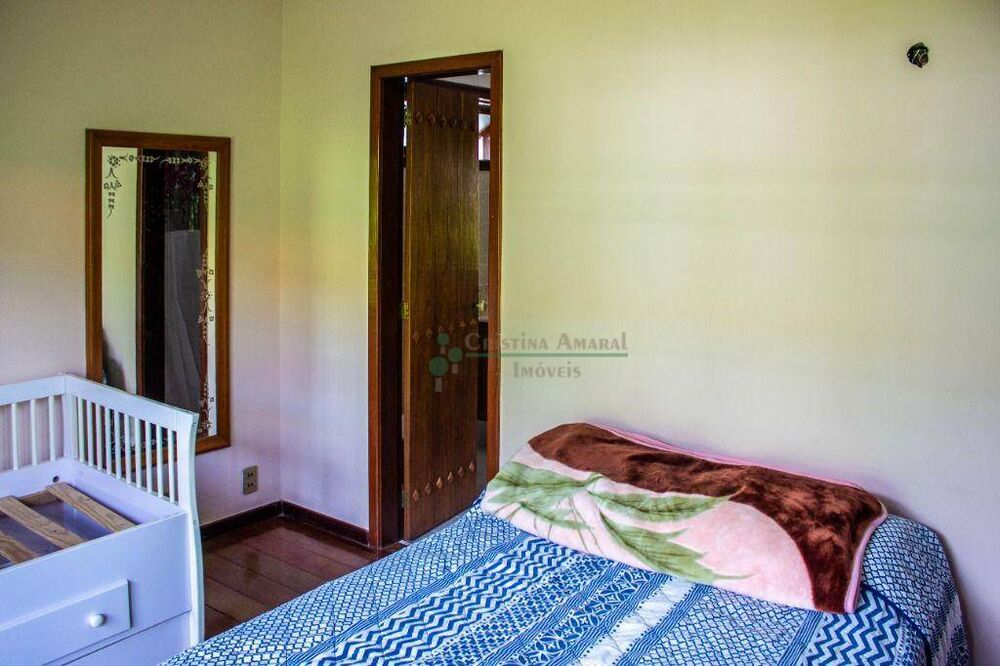 Casa de Condomínio à venda com 5 quartos, 212m² - Foto 9