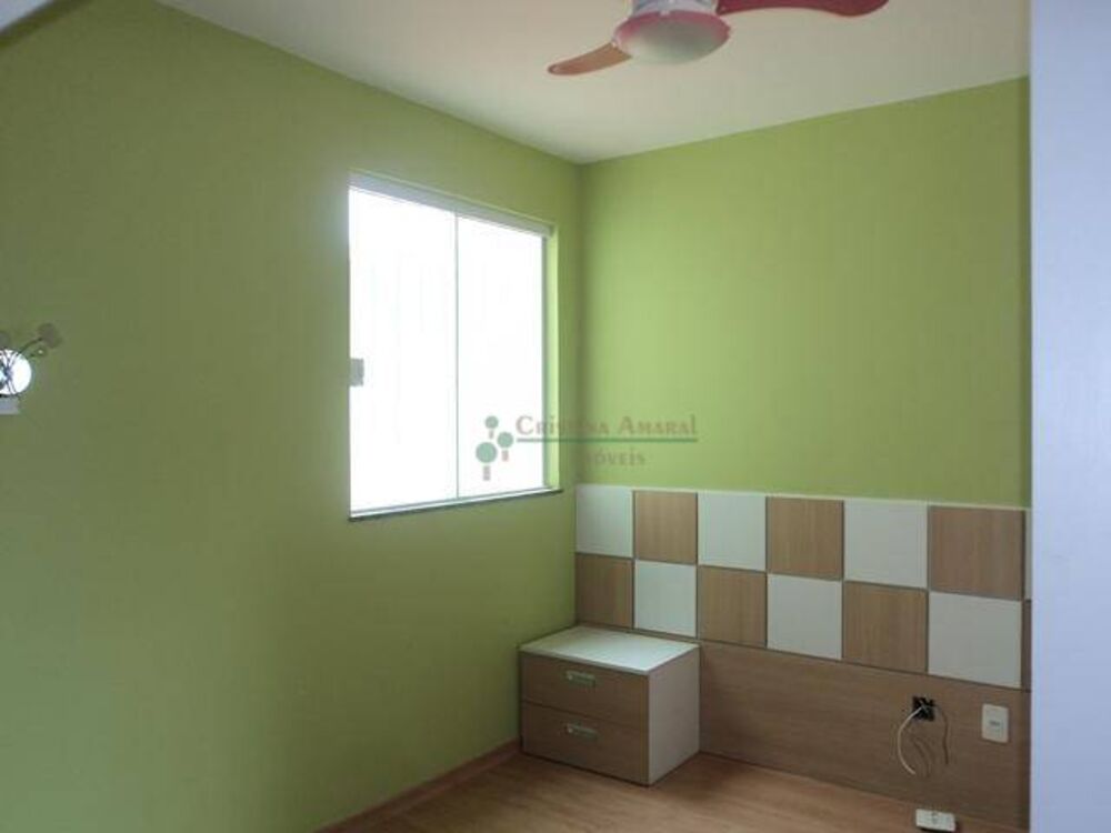 Casa à venda com 3 quartos, 180m² - Foto 1