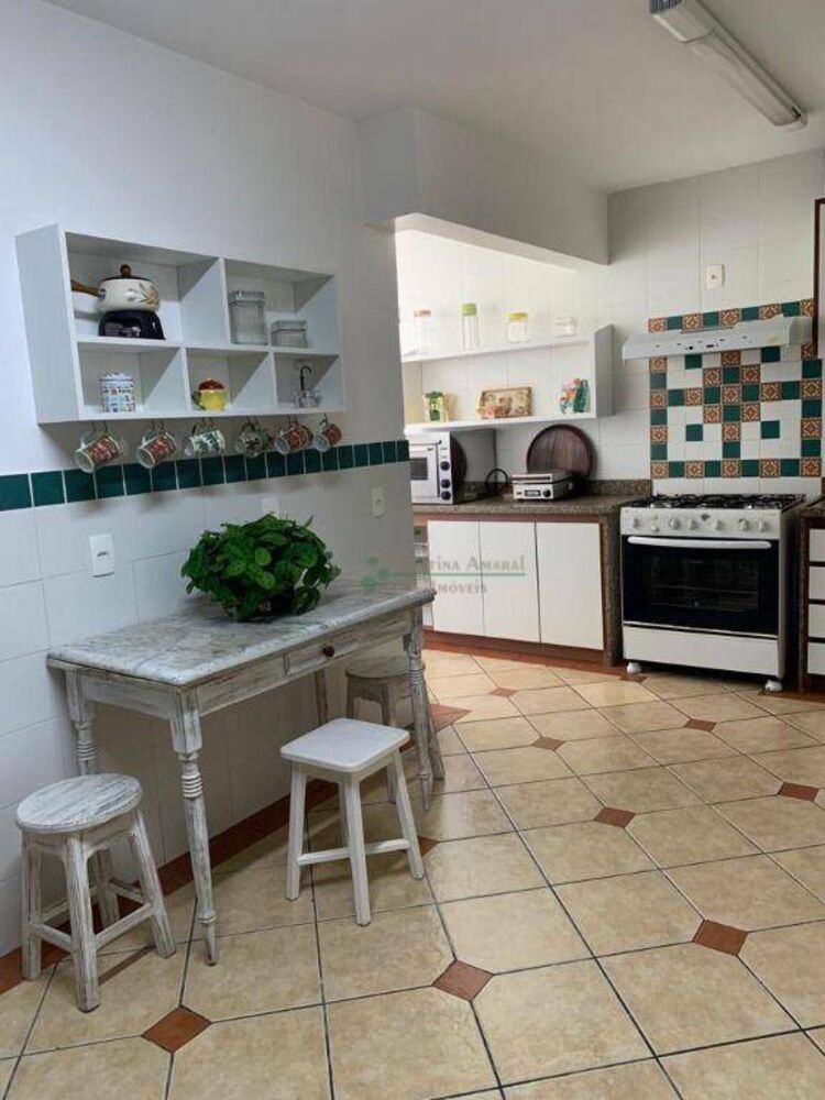 Apartamento à venda com 3 quartos, 230m² - Foto 4