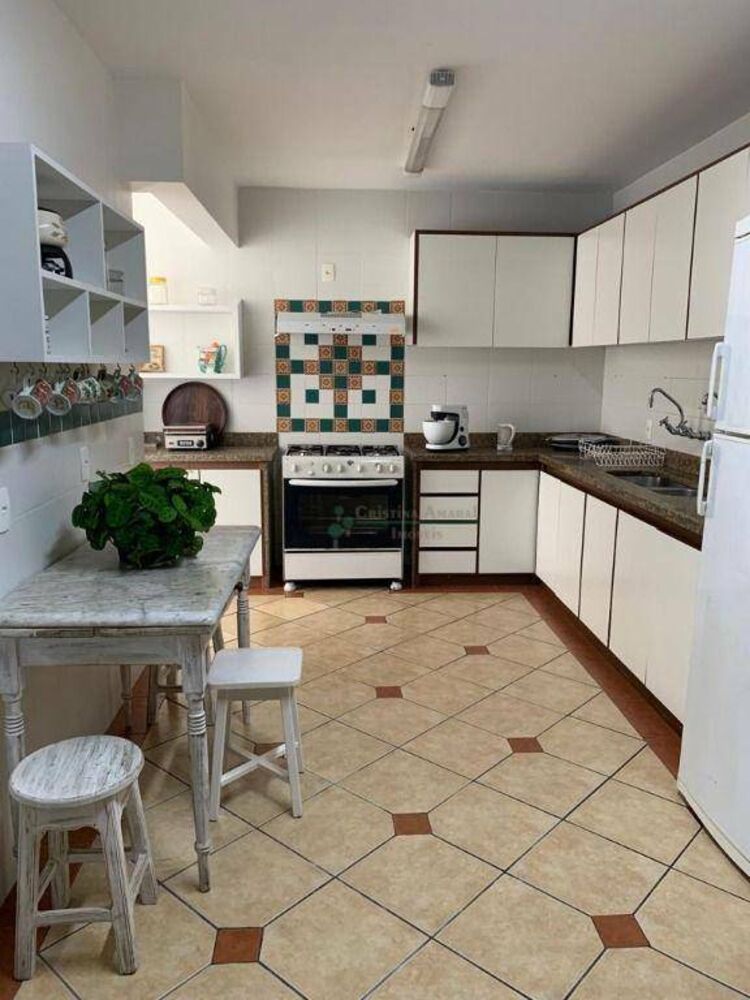 Apartamento à venda com 3 quartos, 230m² - Foto 3