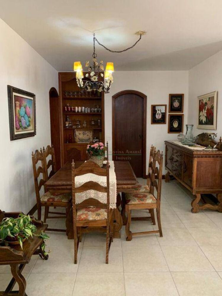 Apartamento à venda com 3 quartos, 230m² - Foto 1
