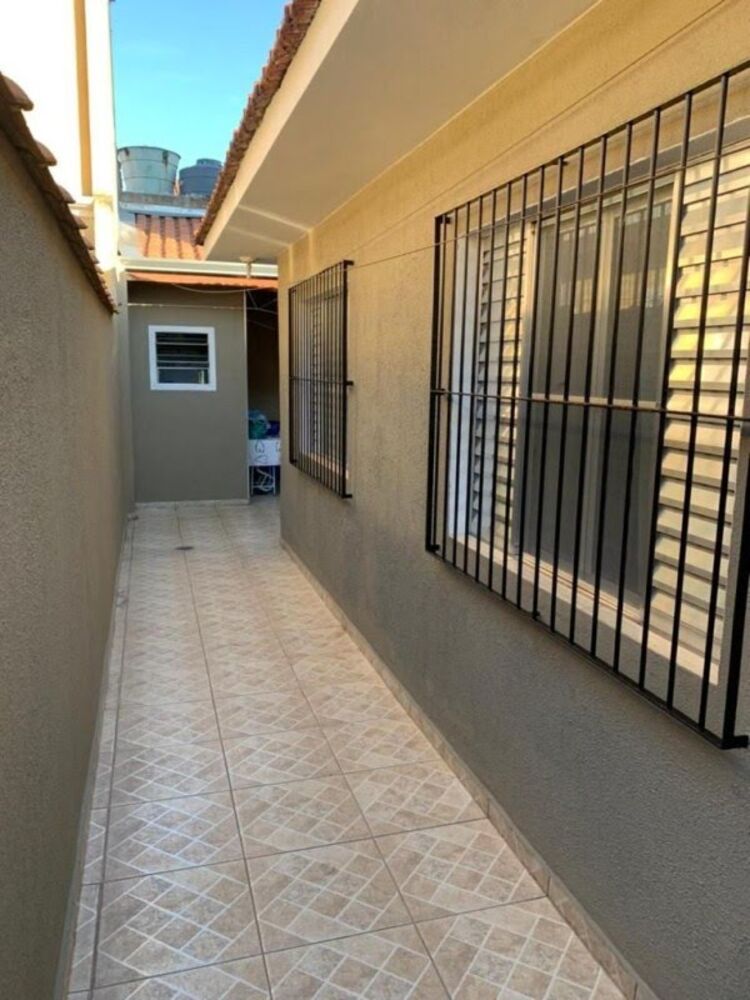 Casa à venda com 2 quartos, 120m² - Foto 2