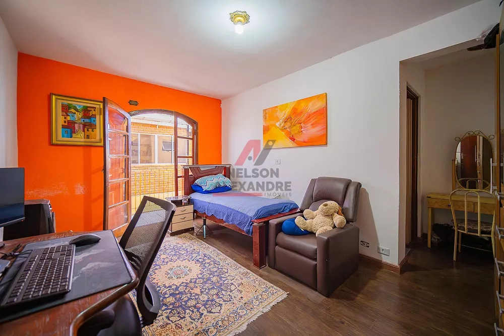 Sobrado, 4 quartos, 242 m² - Foto 1
