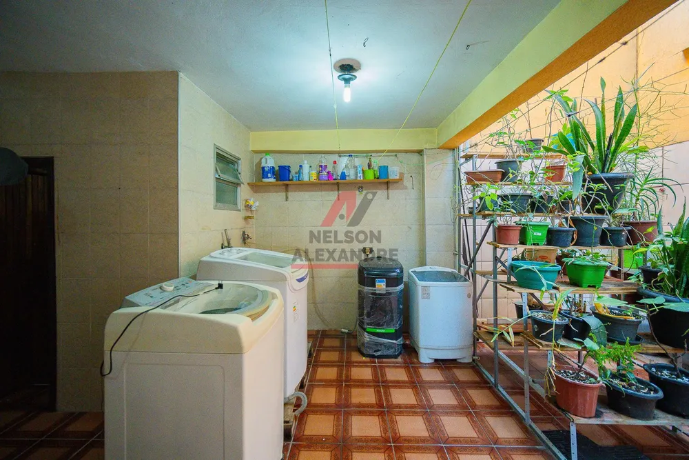 Sobrado, 4 quartos, 242 m² - Foto 9